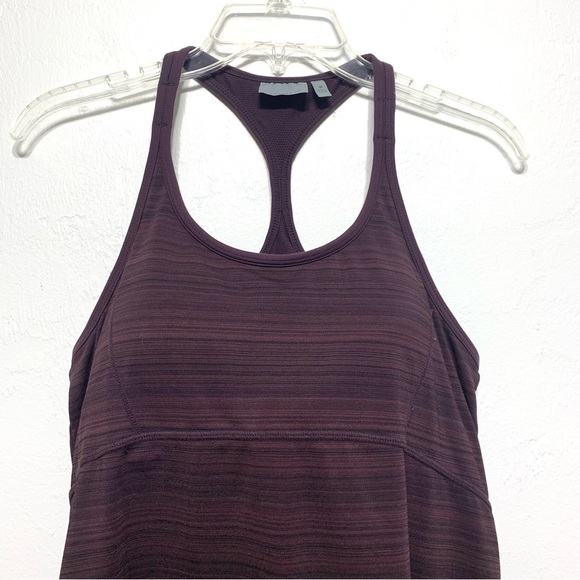 Athleta Swift Reach & Restore Tank Top Purple Scoop Neck Shelf Bra size Medium - Picture 3 of 9